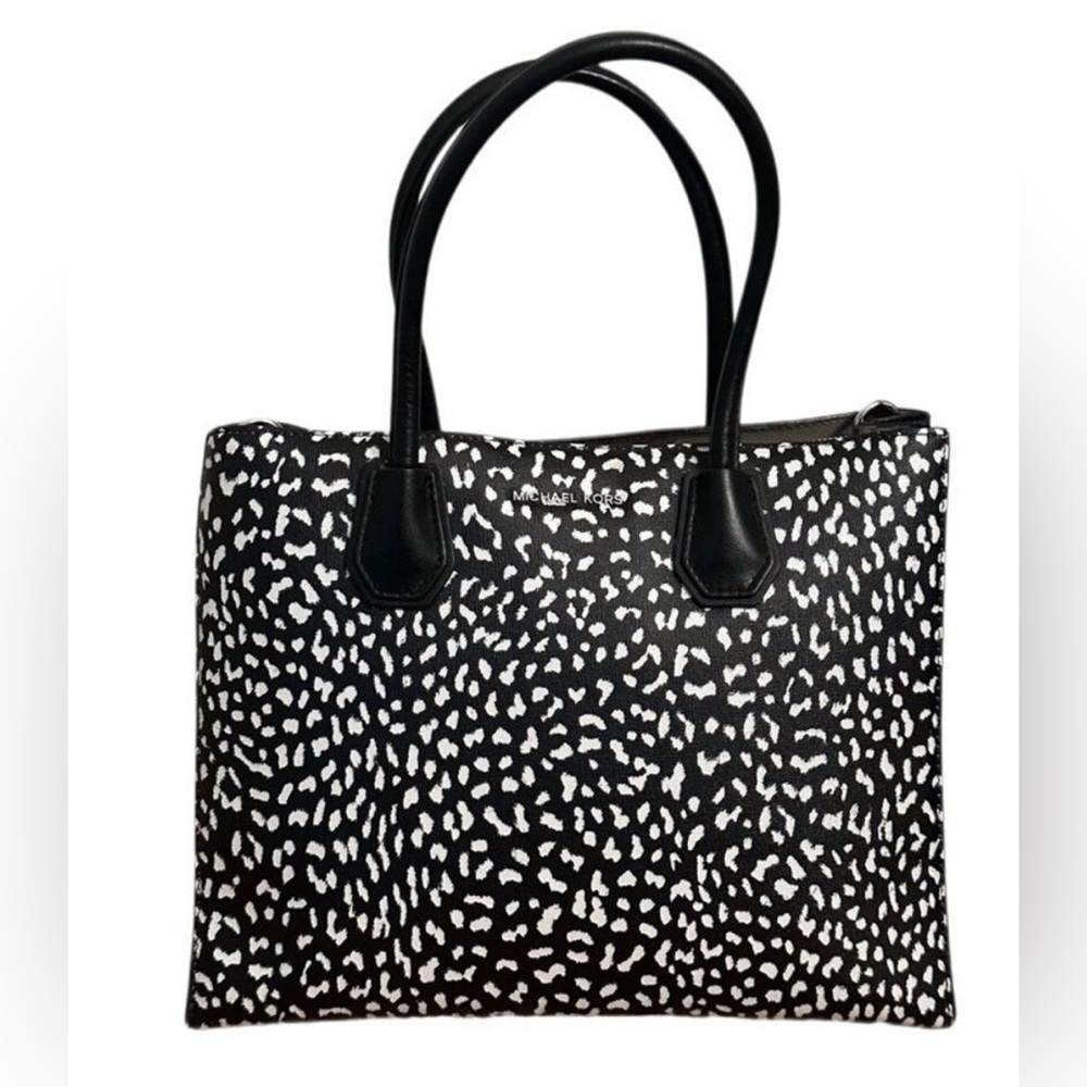 EUC Michael Kors Black and White Satchel